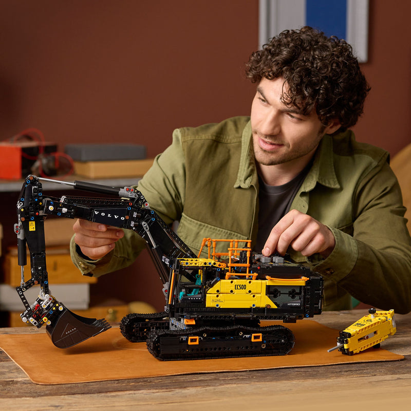 LEGO Volvo EC500 Hybride Rupsgraafmachine 42215 Technic (Pre-Order: augustus)