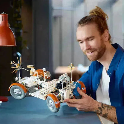 LEGO NASA 1970 Apollo Lunar Roving Vehicle (LRV) 42182 Technic