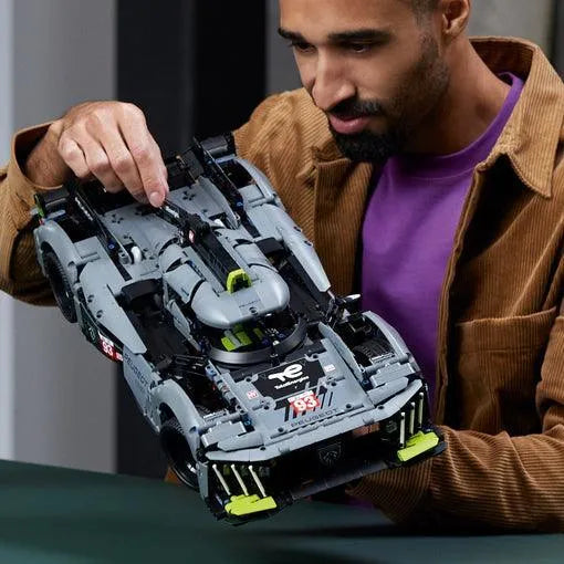 LEGO Peugeot 9x8 hypercar 42156 Technic