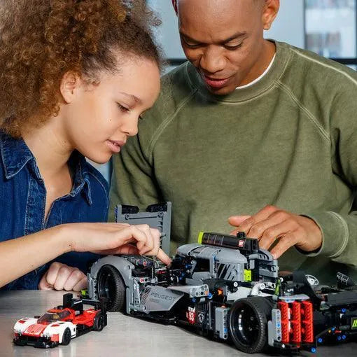 LEGO Peugeot 9x8 hypercar 42156 Technic